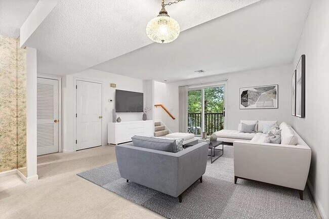 Building Photo - 305 Salem St