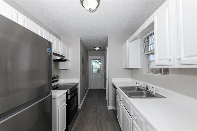 Building Photo - 9402 Highland Ridge