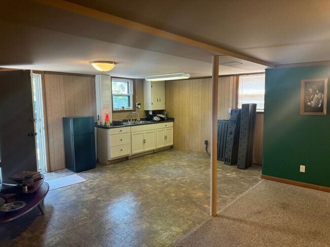 Building Photo - 332 Lynn Dr