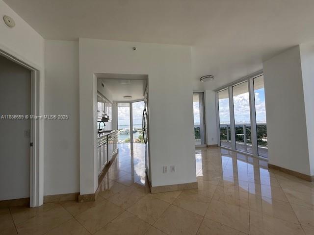 Building Photo - 4775 Collins Ave