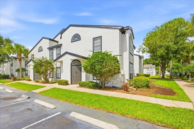 Building Photo - 1610 Columbia Arms Cir