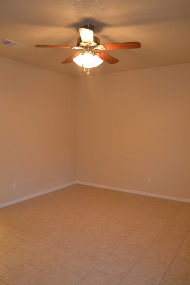 masterbdrom - 220 Ryan Cir Apt B