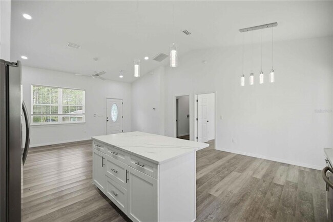 Building Photo - 13765 SW 81 Cir