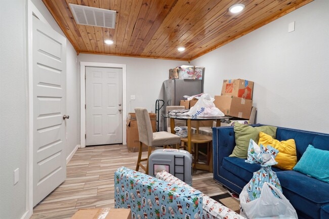 Building Photo - 817 Griner St