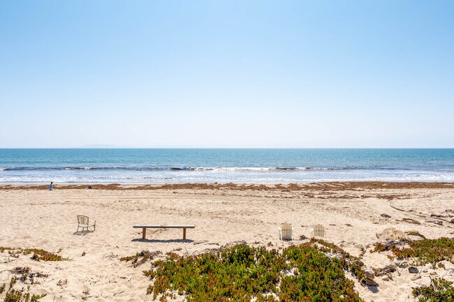 Building Photo - 1364 Weymouth Ln