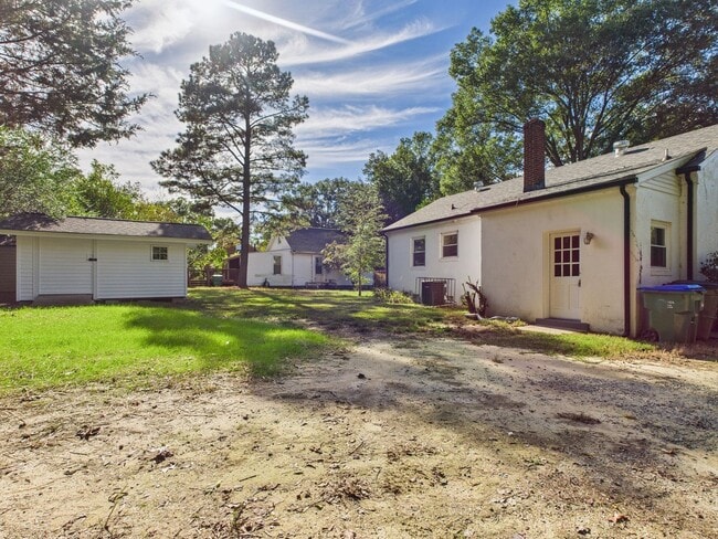 Building Photo - 1815 Powell Rd