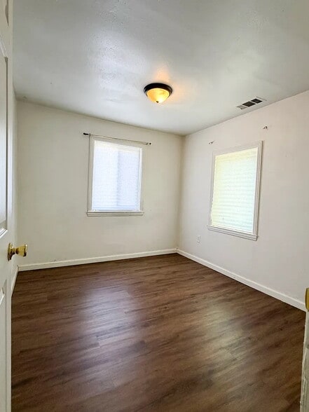 Building Photo - 3822 Haywood St