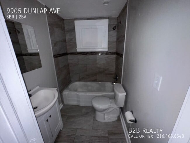 Building Photo - 9905 Dunlap Ave