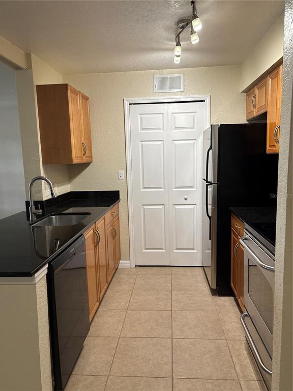 Building Photo - 3260 Haviland Ct