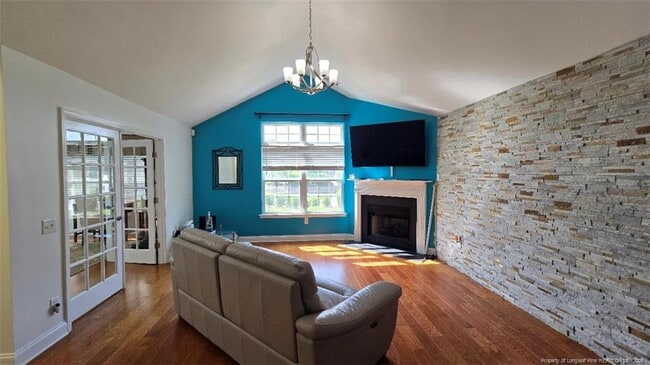 Building Photo - 127 Nandina Ct