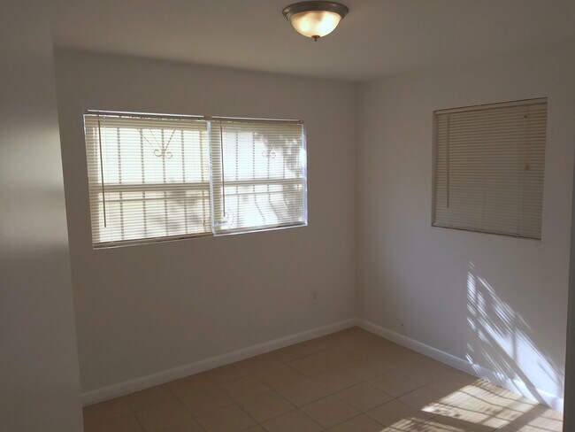 Building Photo - 1610 NW 59th St