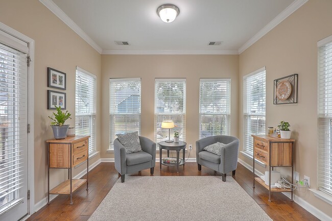 Building Photo - Spacious and updated home in Bluffs at Ash...