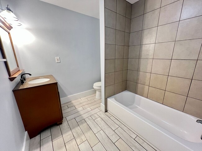 Building Photo - Adorable Rental located in South Hill