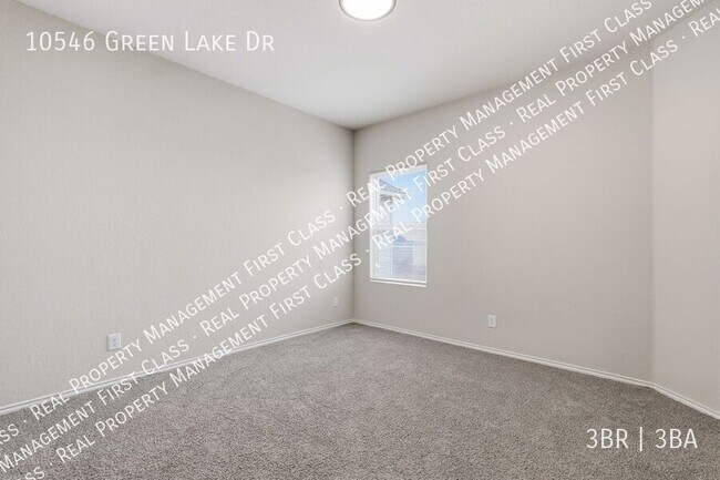 Building Photo - 10546 Grn Lk Dr