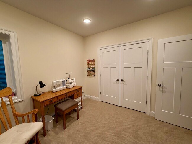 Building Photo - 1539 Barnett St