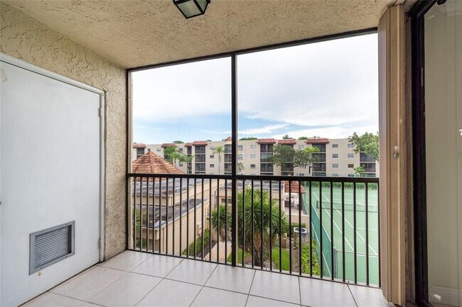 Building Photo - 10401 W Broward Blvd