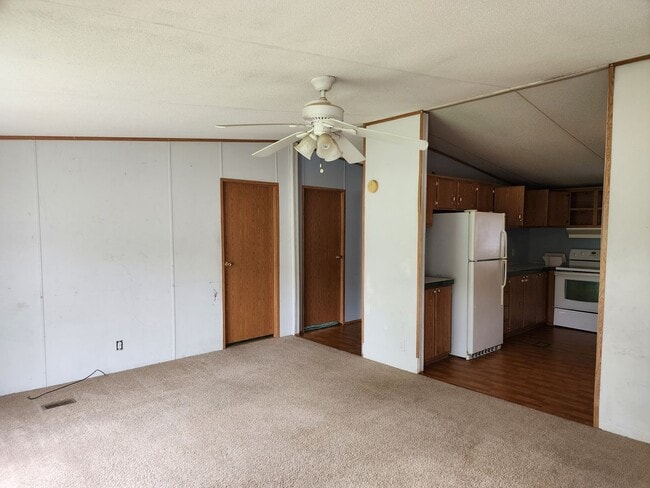 Building Photo - 3b/2b Ranch Home