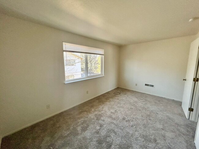 Building Photo - 1476 Hussman Ave