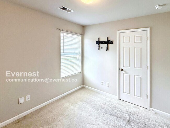Building Photo - 192 Stonebriar Dr