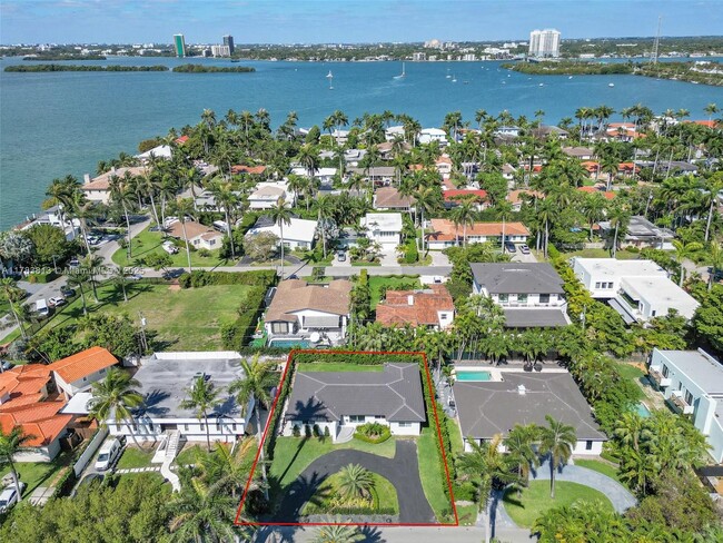 Building Photo - 7420 Beach View Dr
