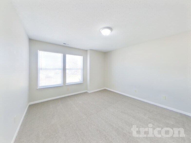 Building Photo - 473 Overland Dr