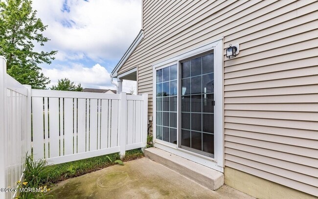 Building Photo - 507 Lexington Mews