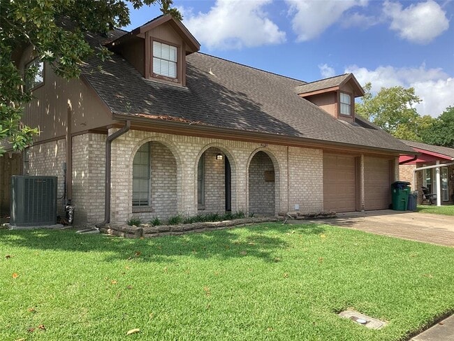 Building Photo - 4120 Venetian Way