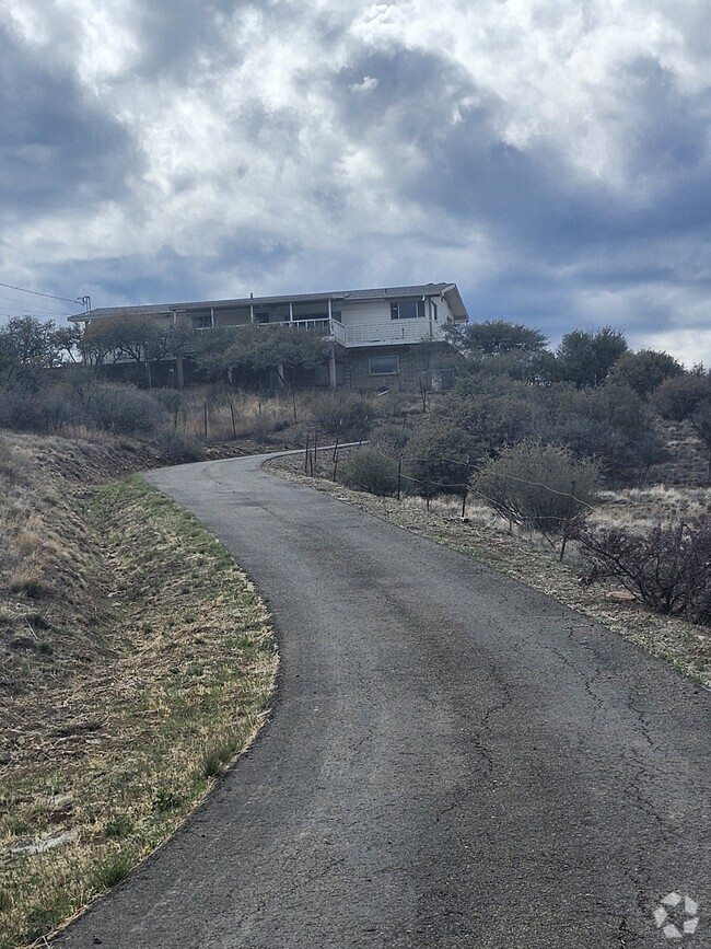 Building Photo - 180 S Pony Pl