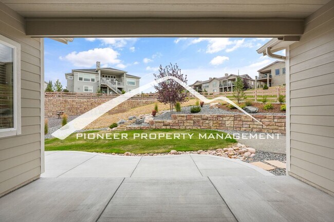 Building Photo - Main Floor Primary Home in Flying Horse with 5 Bedrooms, Gourmet Kitchen, Finished Basement & 4-C...