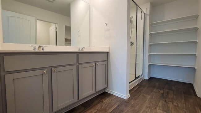 Building Photo - 504 Sandringham Lp