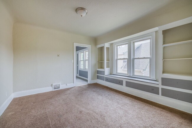 Building Photo - 3691 E 116th St