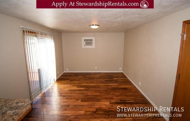 Building Photo - 5051 Forsythia St