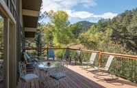 Building Photo - Available Now! Boulder's best kept secret....