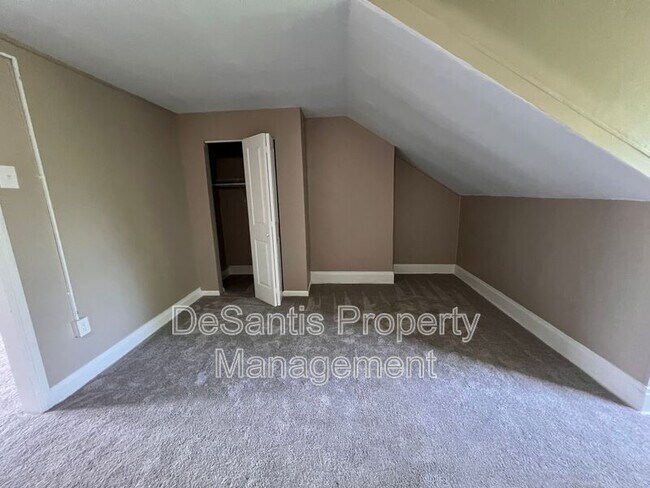 Building Photo - 1104 Brabec St