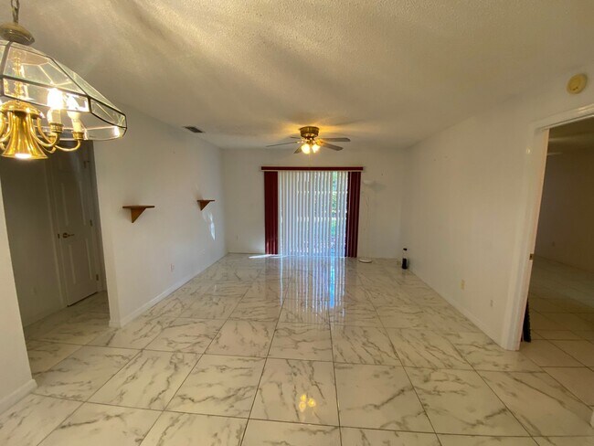 Building Photo - Home for rent in 55+ gated community