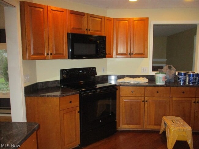 Building Photo - 17084 Sunset Dr