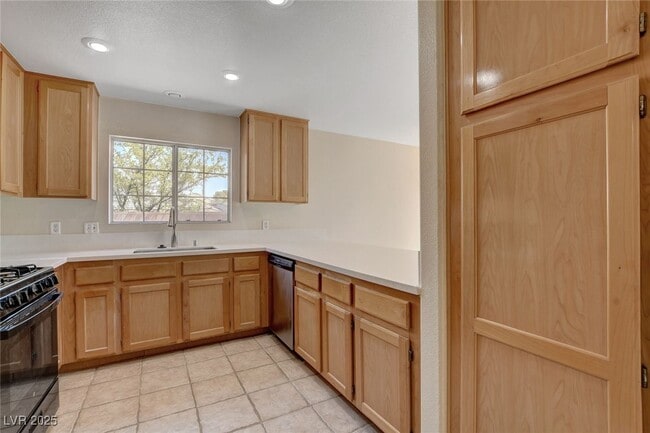 Building Photo - 1220 Padre Serra Ln