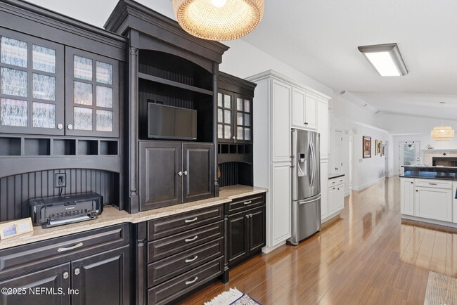 Building Photo - 128 Seminole Rd