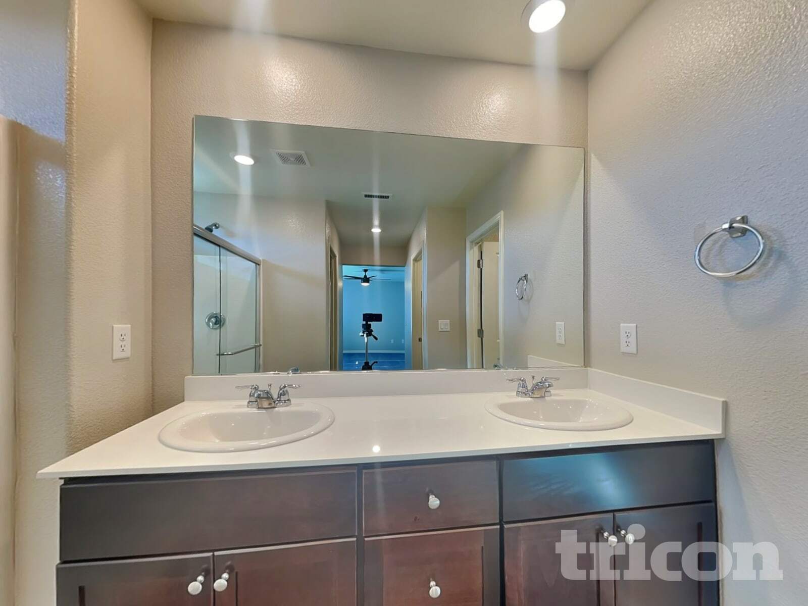 Building Photo - 8948 Elk Ravine Dr