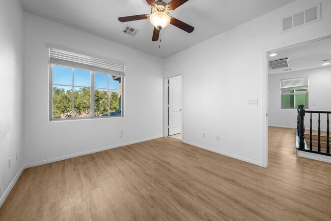 Building Photo - Well-Maintained 4-Bed, 3-Bath Home in Gated Community