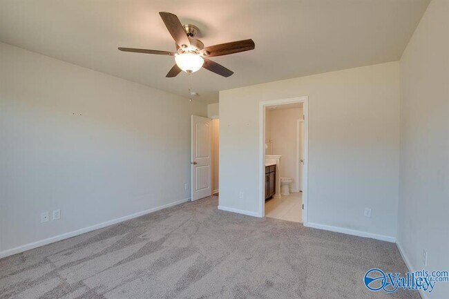 Building Photo - 123 Daymark Dr