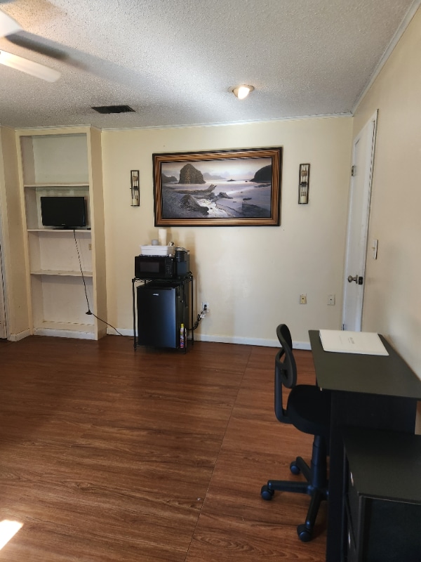Building Photo - 138 Madden St