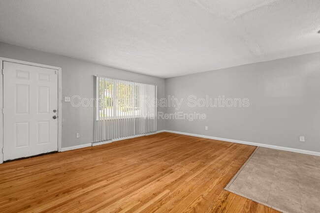 Building Photo - 10116 Crown Point Dr