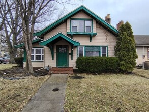 Building Photo - 1295 N Main St