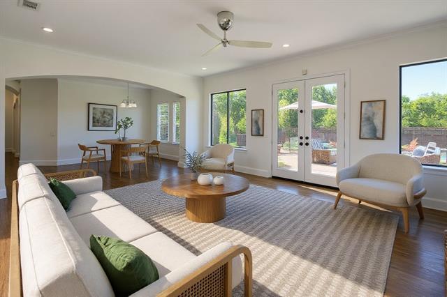 Building Photo - 3871 Venetian Way