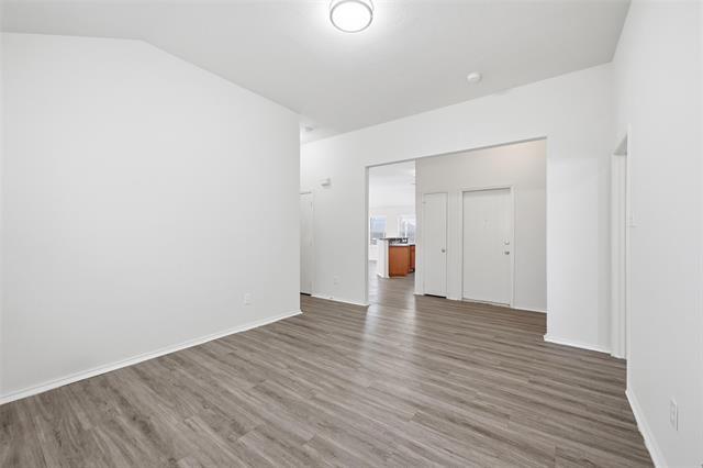 Building Photo - 518 Niagara Falls Dr