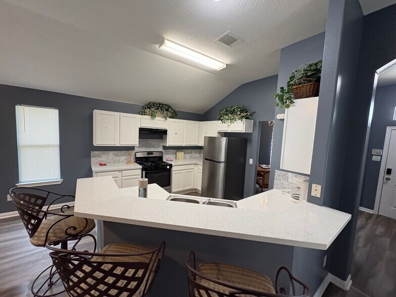 Building Photo - 2403 Orchard Run Way