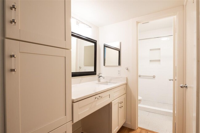 Building Photo - 7920 Rockwood Ln