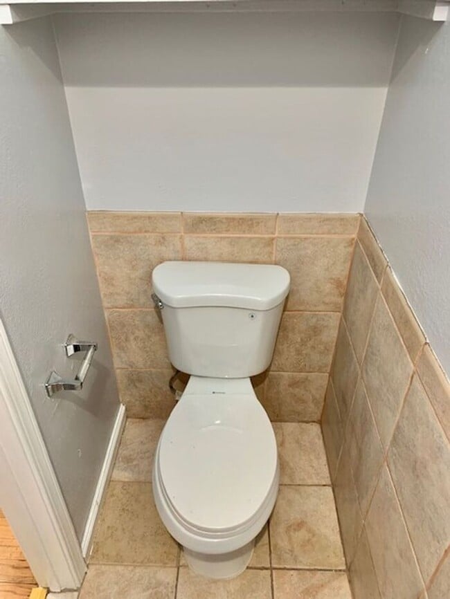 Building Photo - Great 3 bed 1.5 bath House with Garage in ...