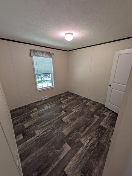 Building Photo - 27 Garden Cir